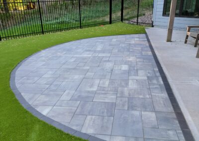 paver patio in semi-circle layout